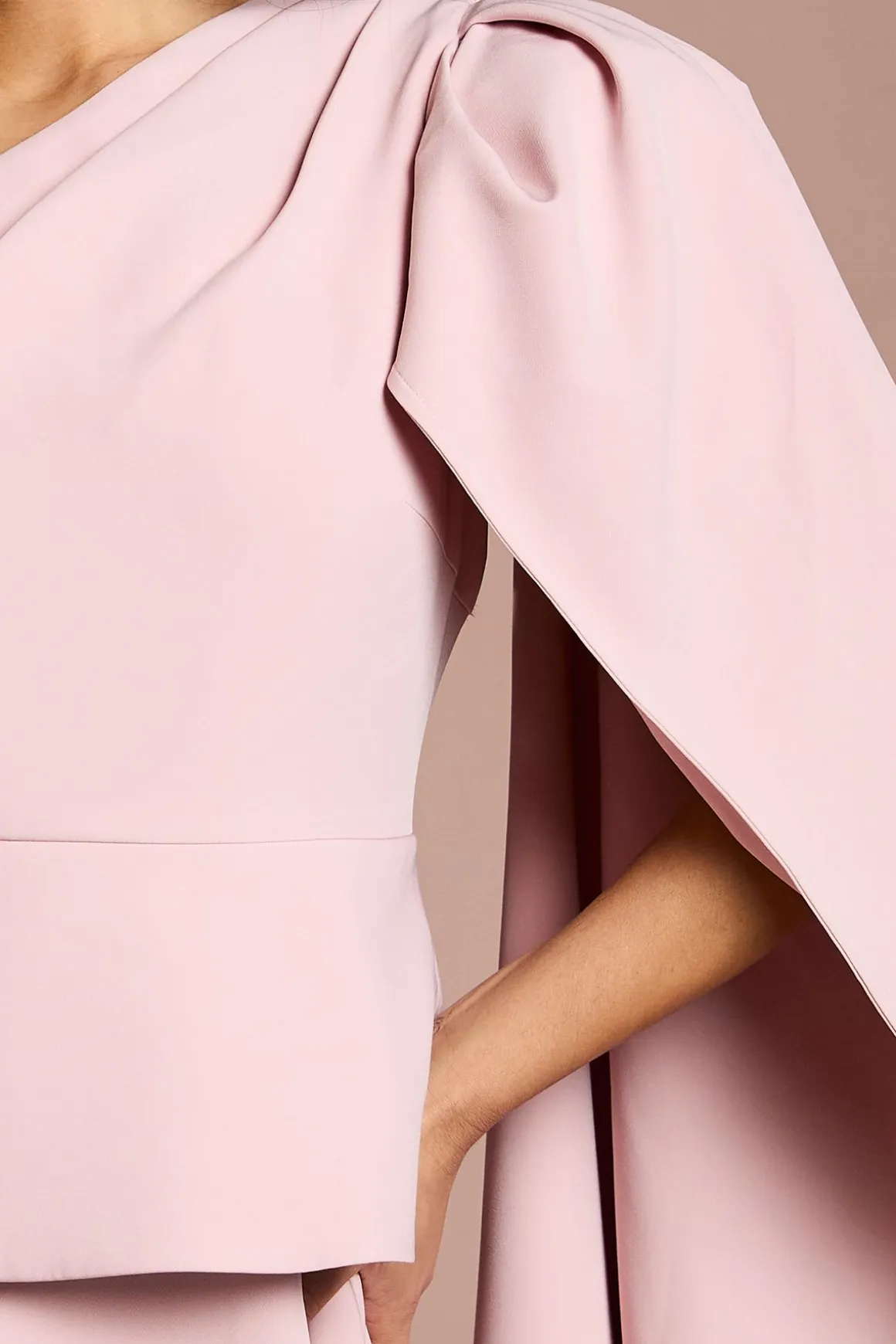 Robe Midi En Crêpe Lisa Tan À Une Épaule Petite Taille