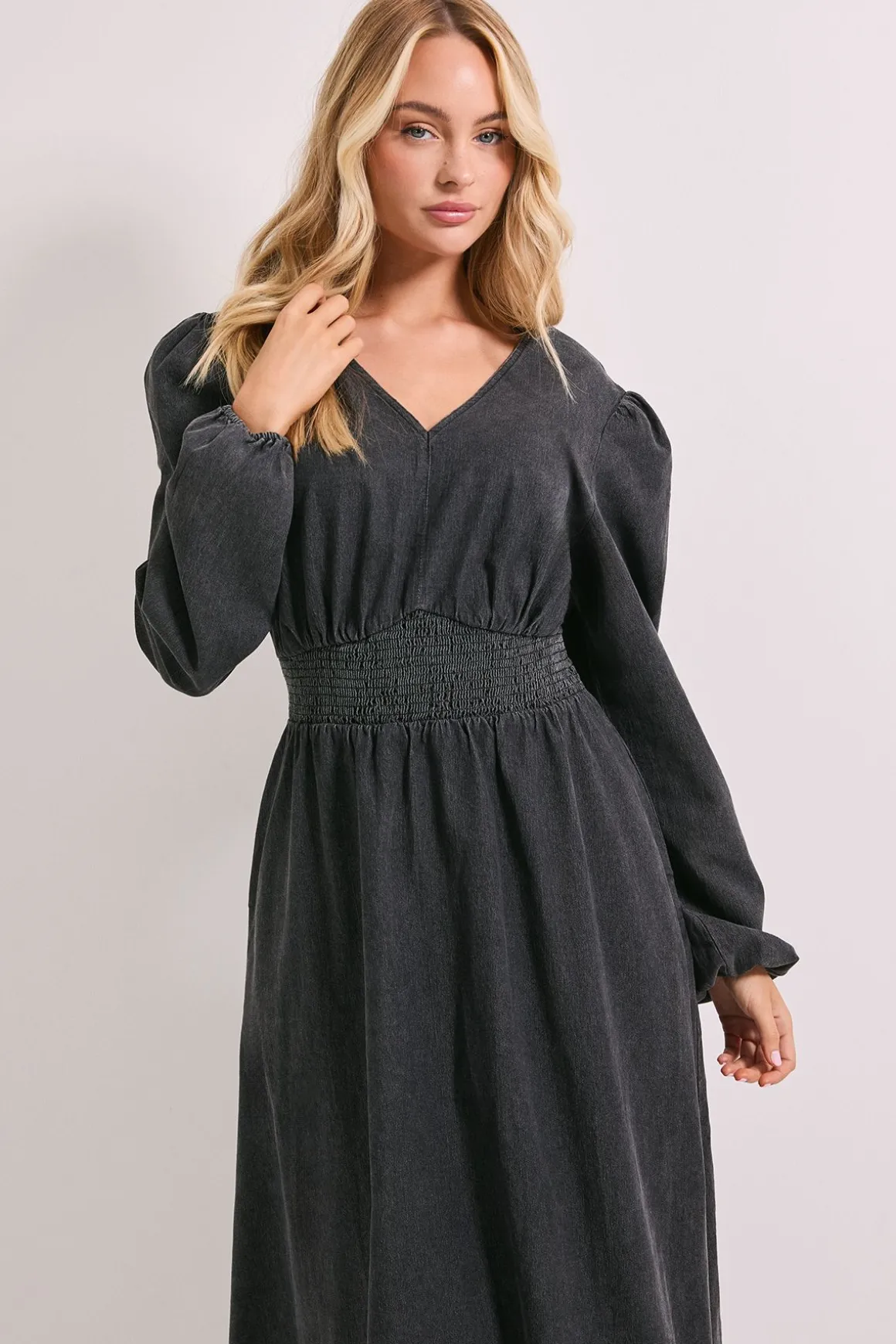 Robe Midi en Denim à Manches Longues avec Taille Froncée