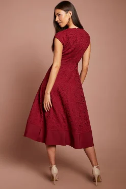 Robe Midi En Dentelle Avec Ceinture