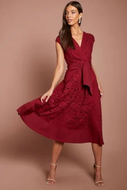 Robe Midi En Dentelle Avec Ceinture
