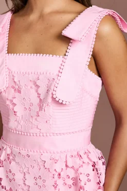 Robe Midi En Dentelle À Basque