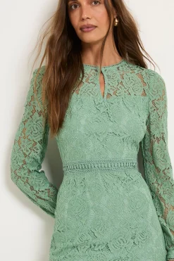 Robe Midi En Dentelle À Col Montant Avec Volants