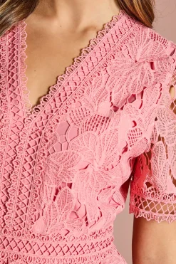 Robe Midi en Dentelle à Col V et Taille Péplum Étagée