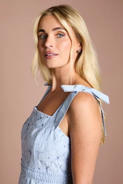 Robe Midi En Dentelle Florale Avec Nœuds Aux Épaules Petite
