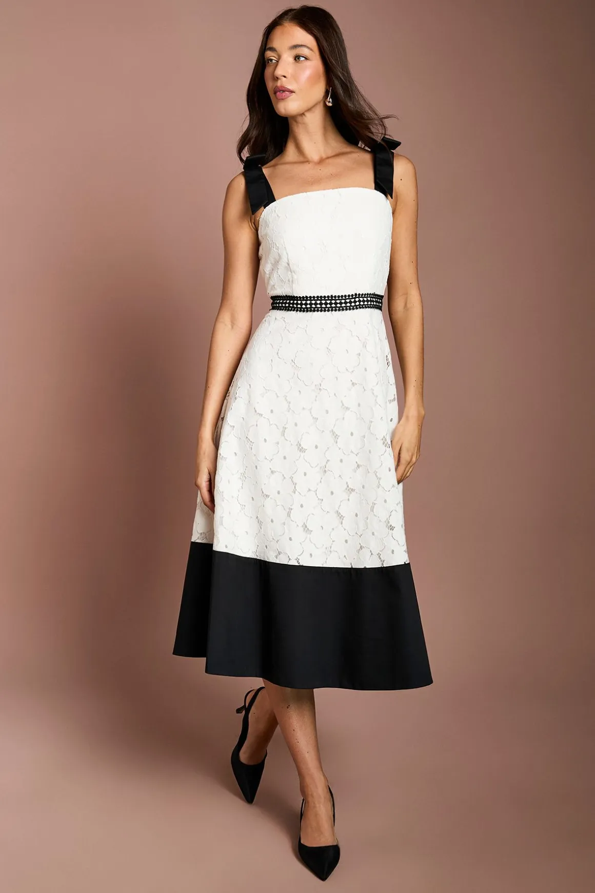 Robe Midi En Dentelle Florale Avec Nœuds Aux Épaules