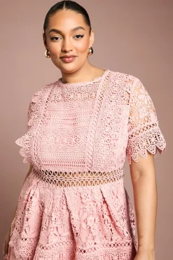 Robe Midi en Dentelle à Manches Courtes Plus
