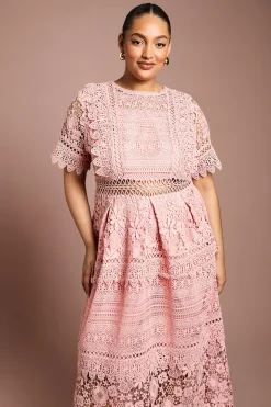 Robe Midi en Dentelle à Manches Courtes Plus