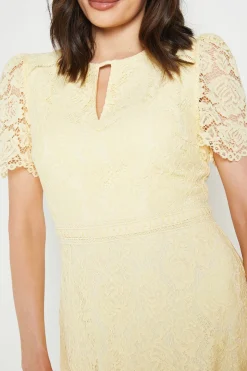 Robe Midi En Dentelle À Ourlet Mouchoir