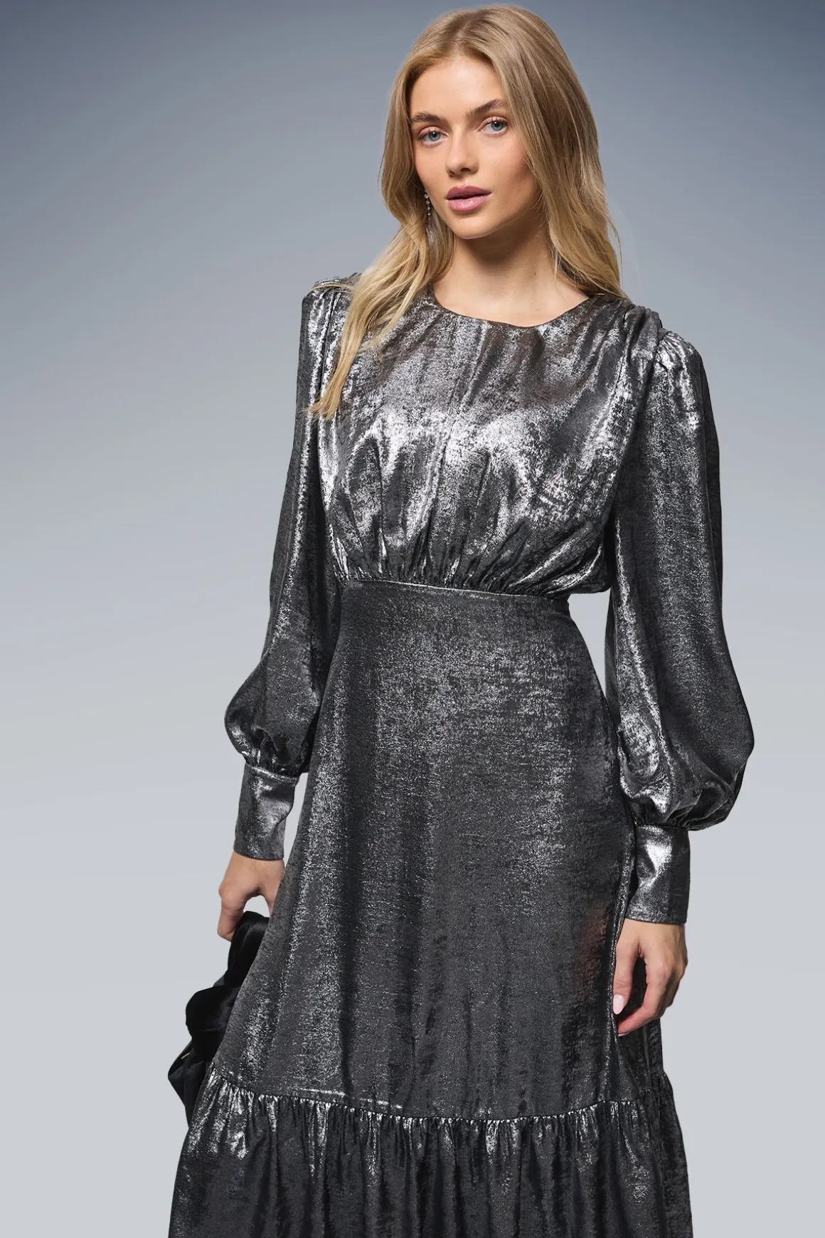 Robe Midi en Lamé à Manches Bouffantes