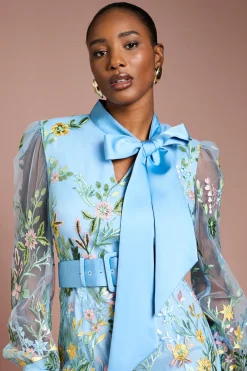Robe Midi en Maille Brodée avec Nœud Lavallière