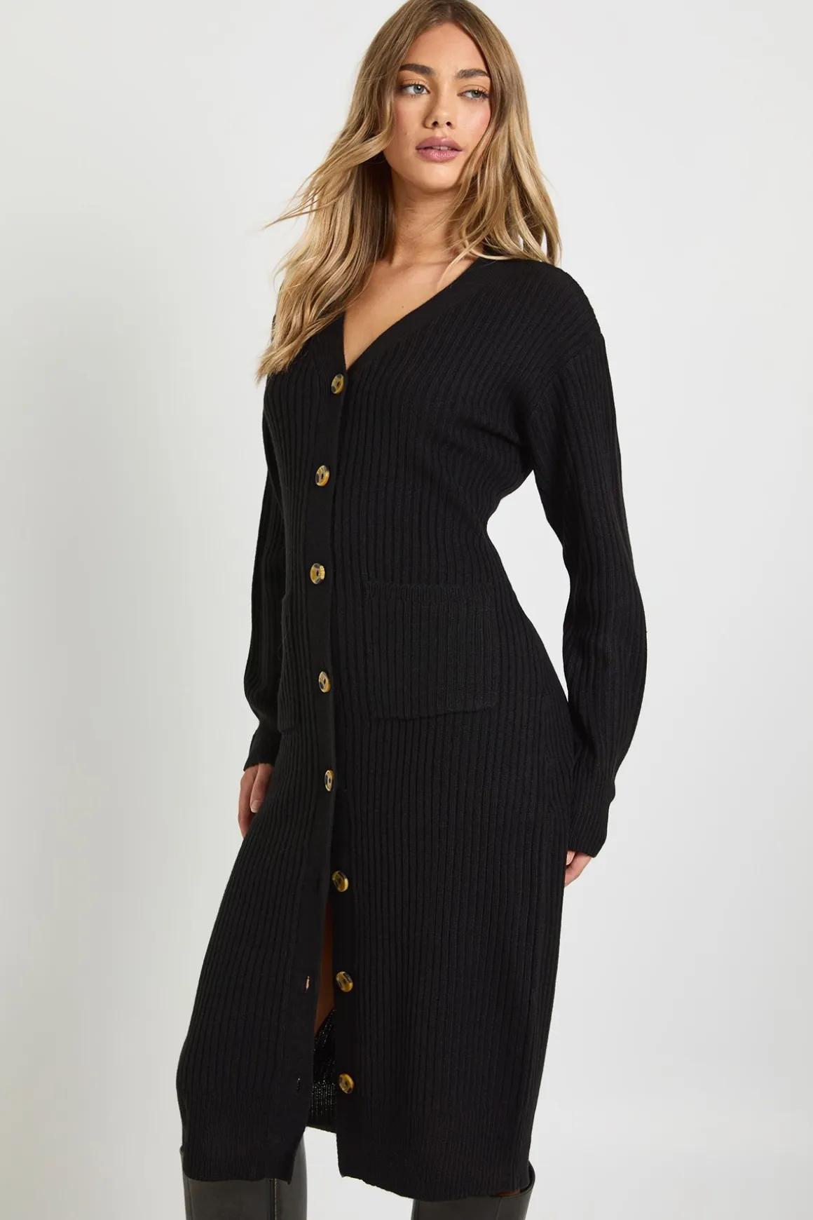Robe midi en maille douce à boutons traversants