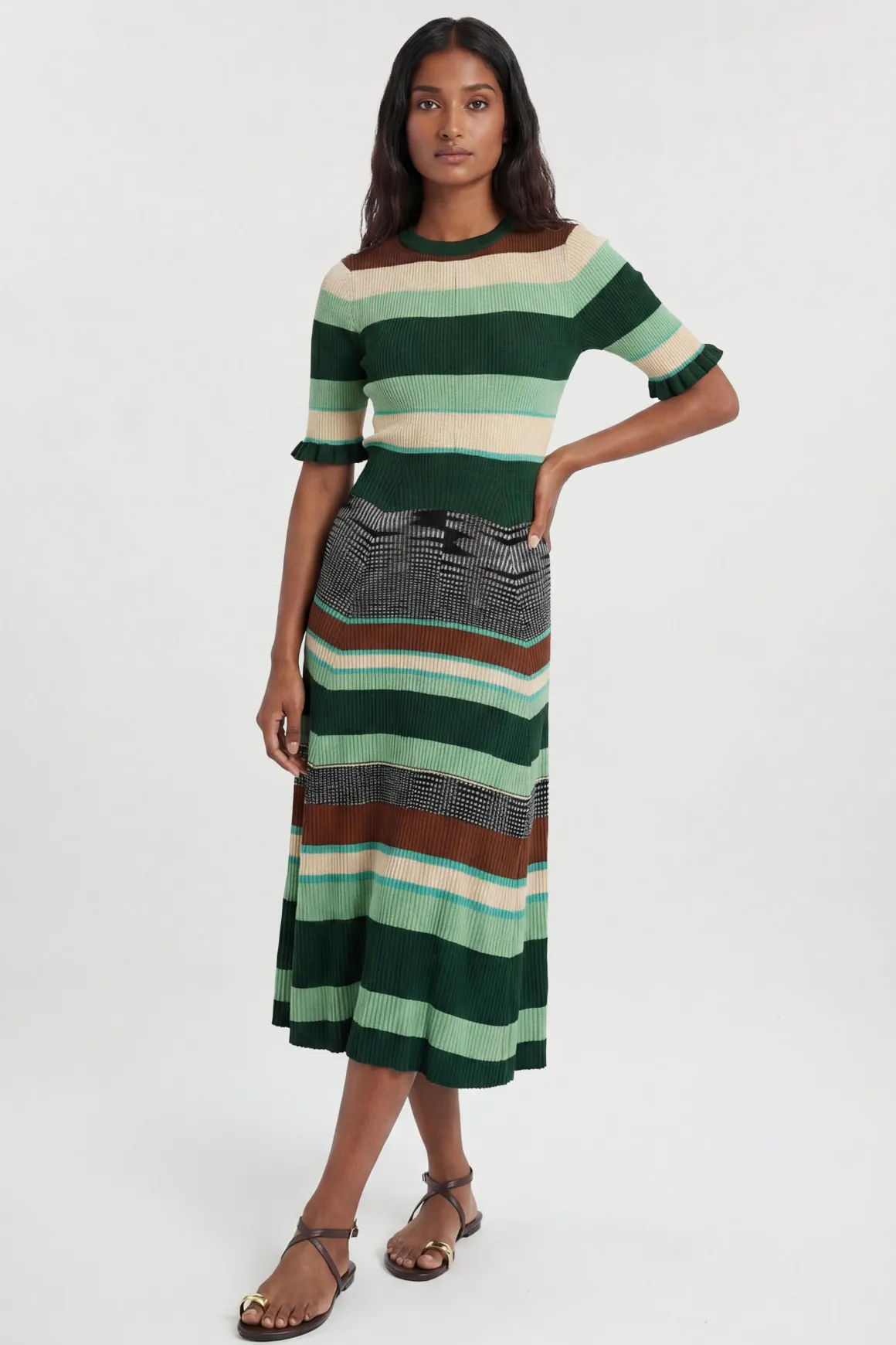Robe Midi En Maille Jacquard À Rayures Avec Manches Courtes Pour Petite