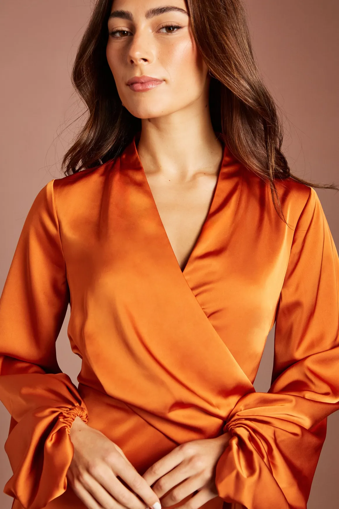 Robe Midi En Satin À Corsage Cache-cœur Et Manches Bouffantes