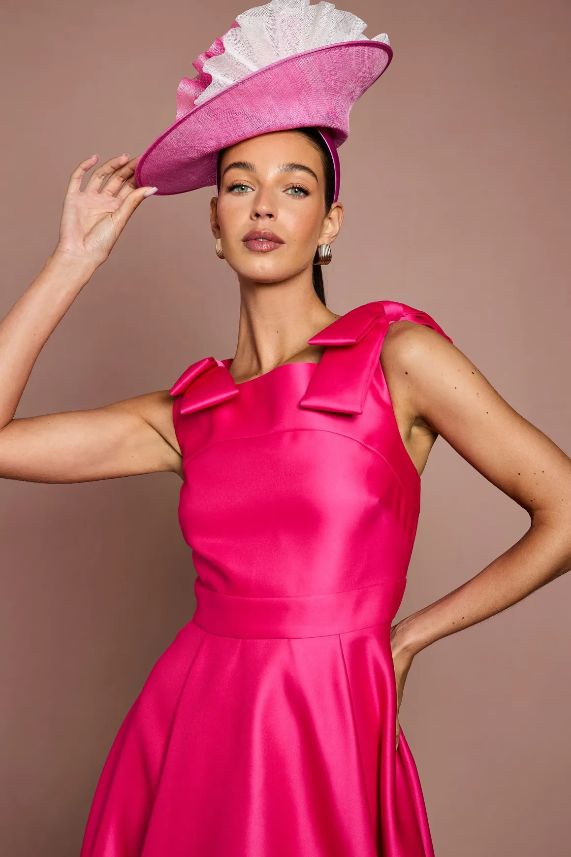 Robe Midi En Satin Lisa À Nœuds Sur Les Épaules Couleur Tan