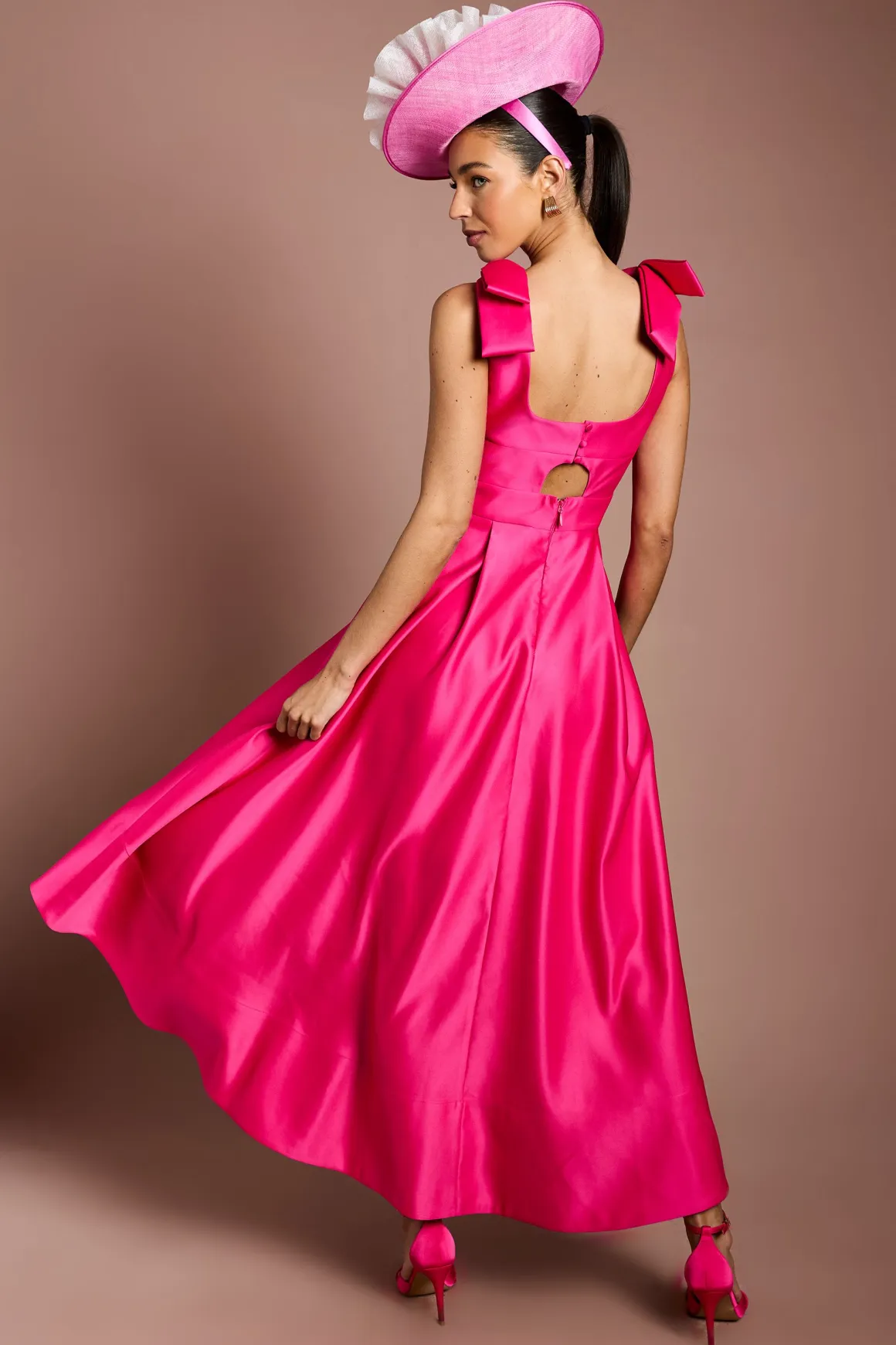 Robe Midi En Satin Lisa À Nœuds Sur Les Épaules Couleur Tan