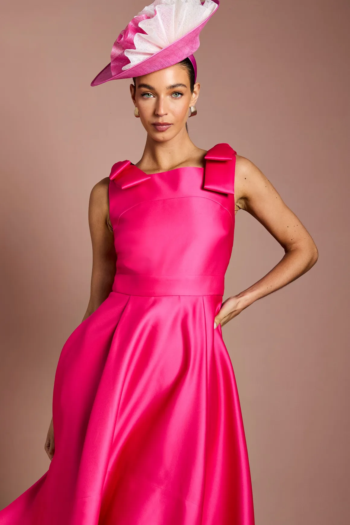Robe Midi En Satin Lisa À Nœuds Sur Les Épaules Couleur Tan