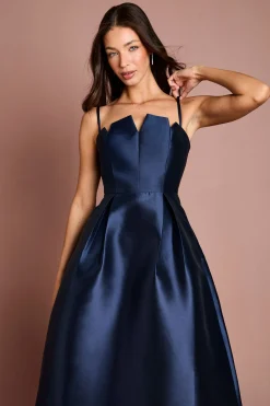 Robe Midi en Sergé avec Détail d'Encolure Crantée