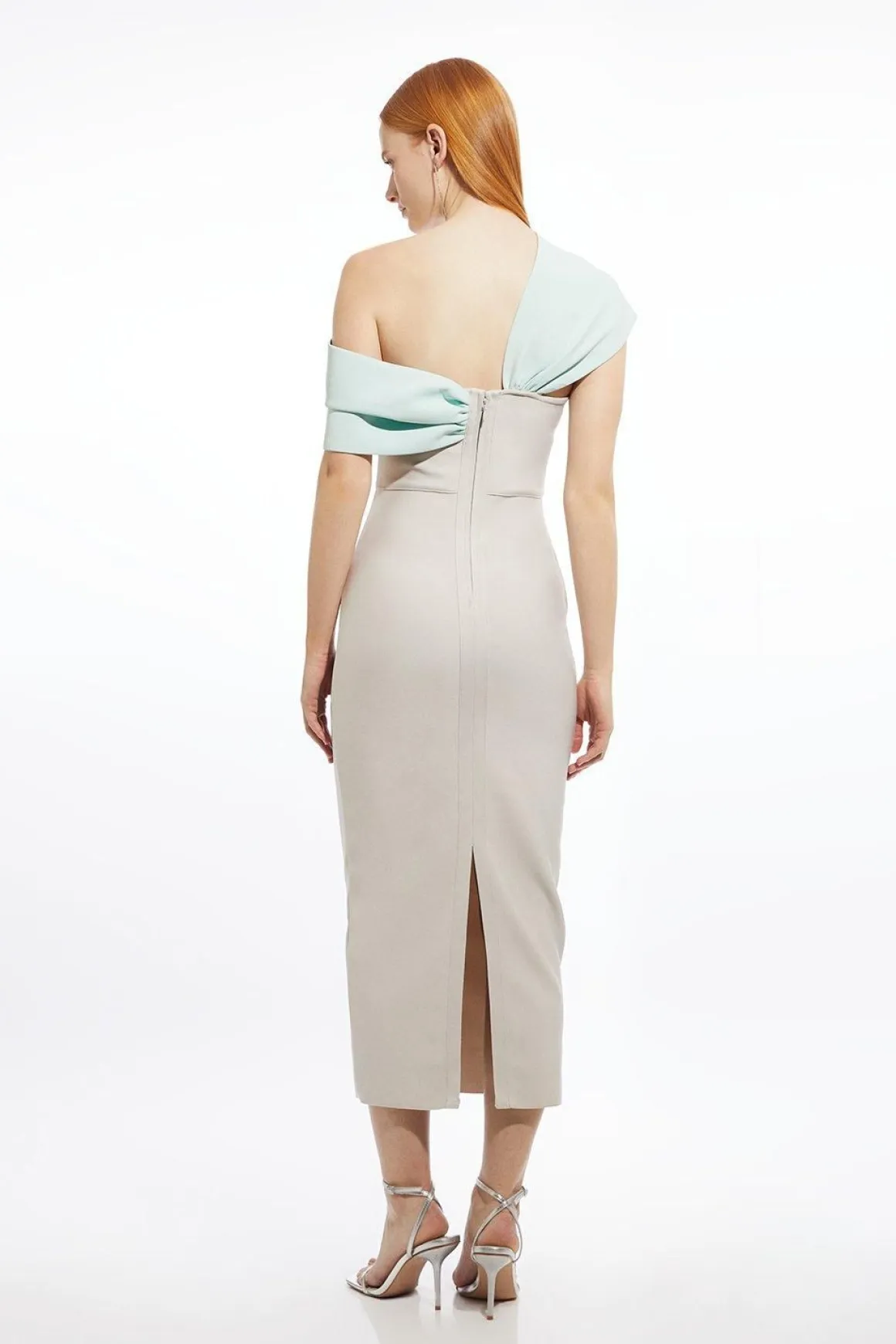 Robe midi en tricot à bandage et bretelles asymétriques Figure Form