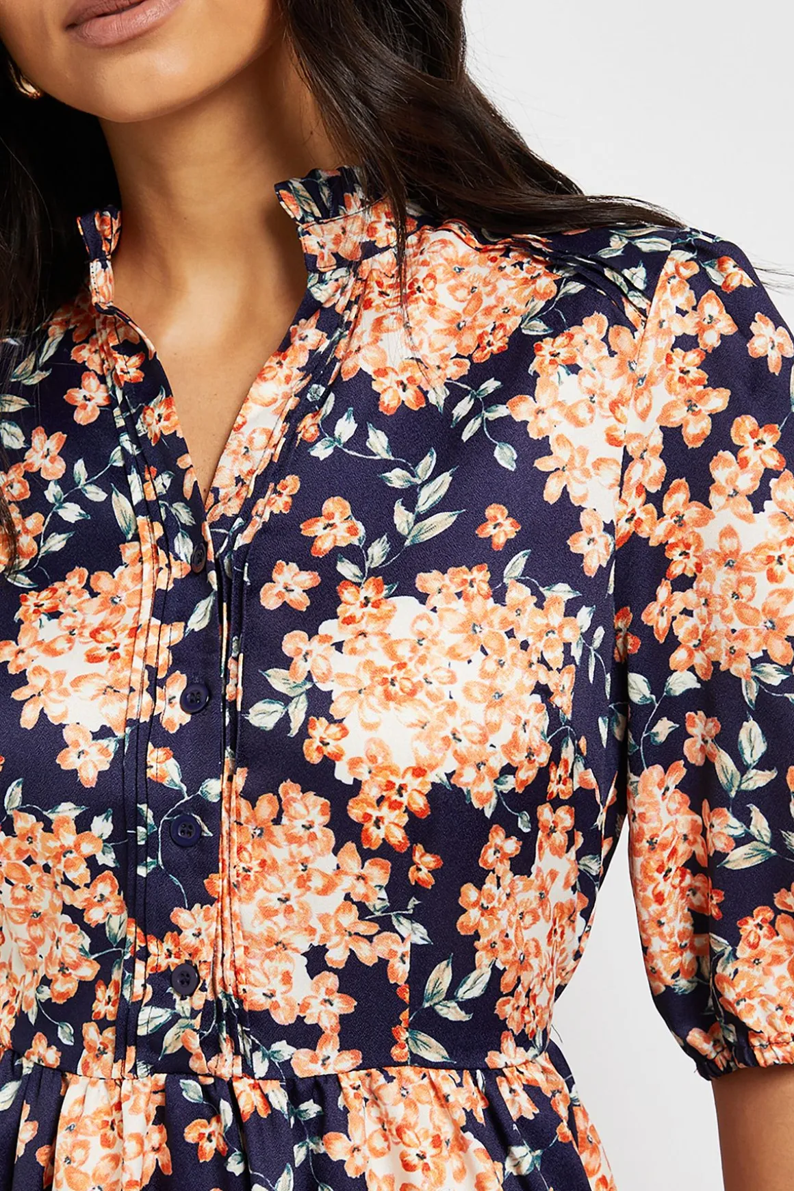 Robe Midi À Fleurs Avec Manches Bouffantes Et Plis Nervurés
