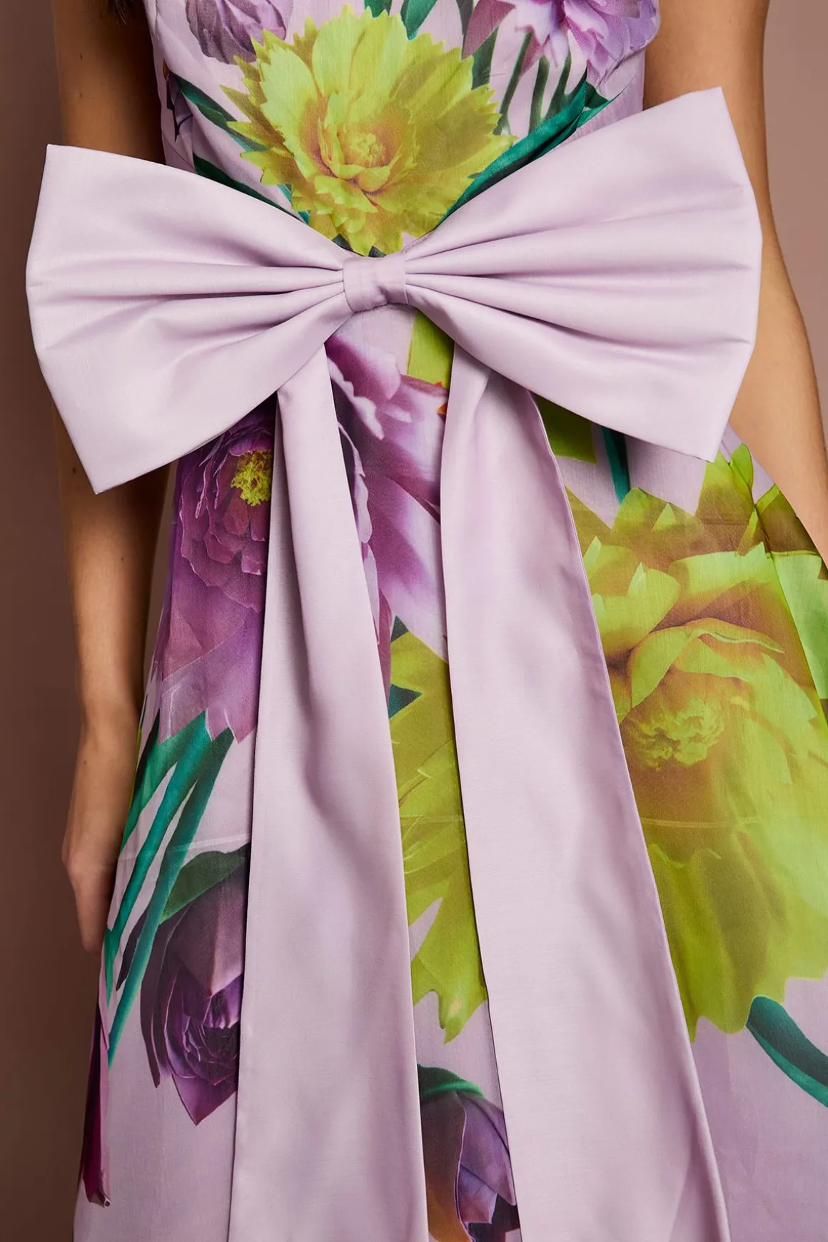Robe Midi Florale Lisa À Nœud Frontal Beige