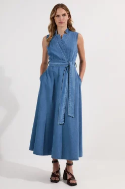 Robe Midi Fluide en Denim à Col Cranté et Ceinture Ajustée