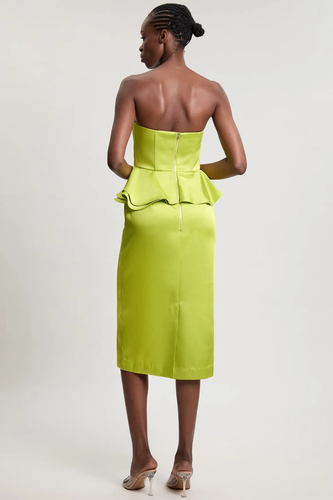 Robe Midi Fourreau En Satin Doublé Avec Basque