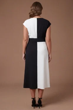 Robe Midi Grande Taille En Crêpe Monochrome Avec Ceinture
