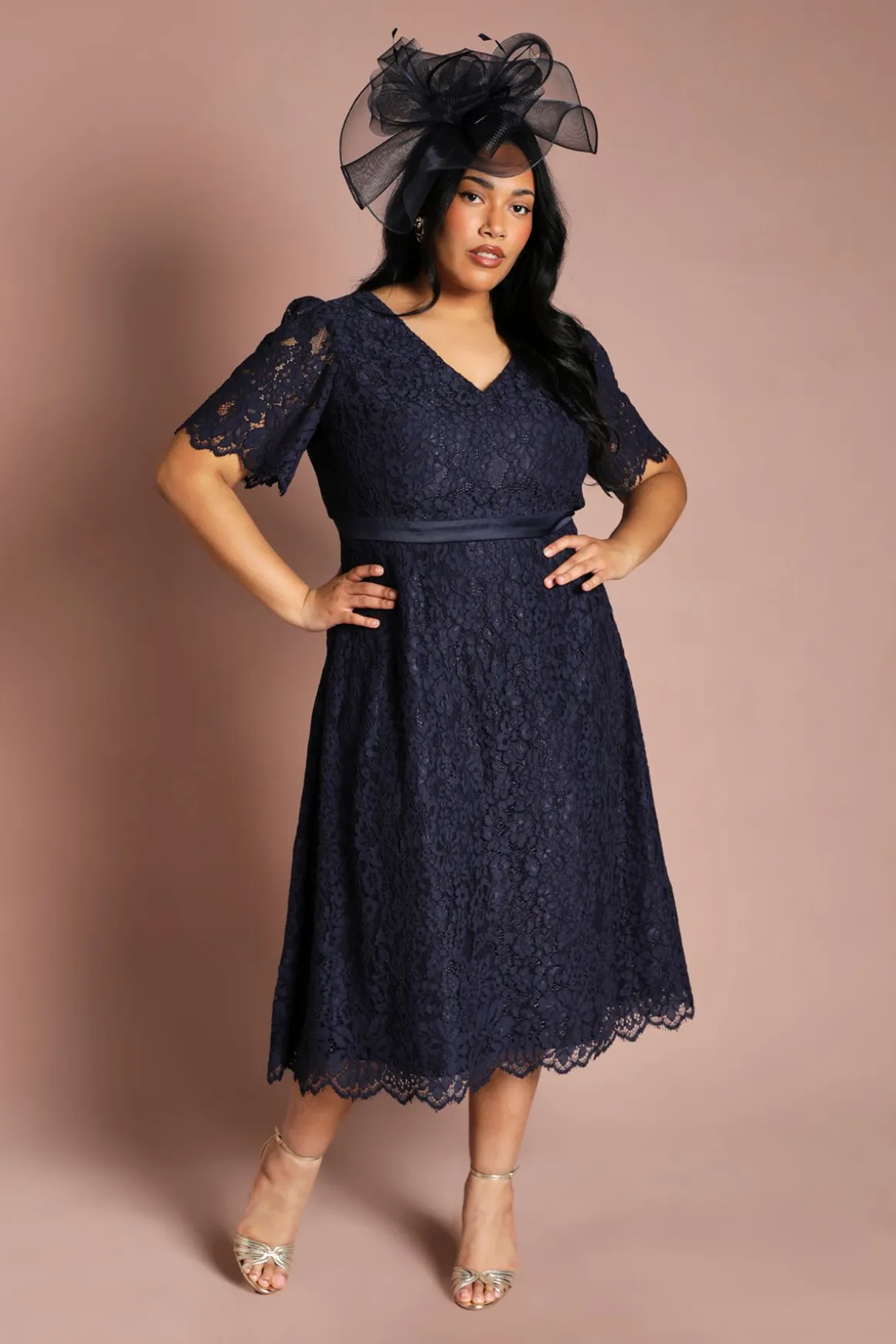 Robe Midi Grande Taille En Dentelle À Manches Papillon