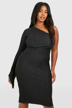 boohoo Robe Midi Grande Taille en Plissé, Détail de Manche Cape<Femme Robes Mi-Longues|Robes Moulantes