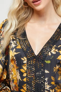 Robe Midi Imprimée avec Détails de Dentelle et Ourlet Asymétrique