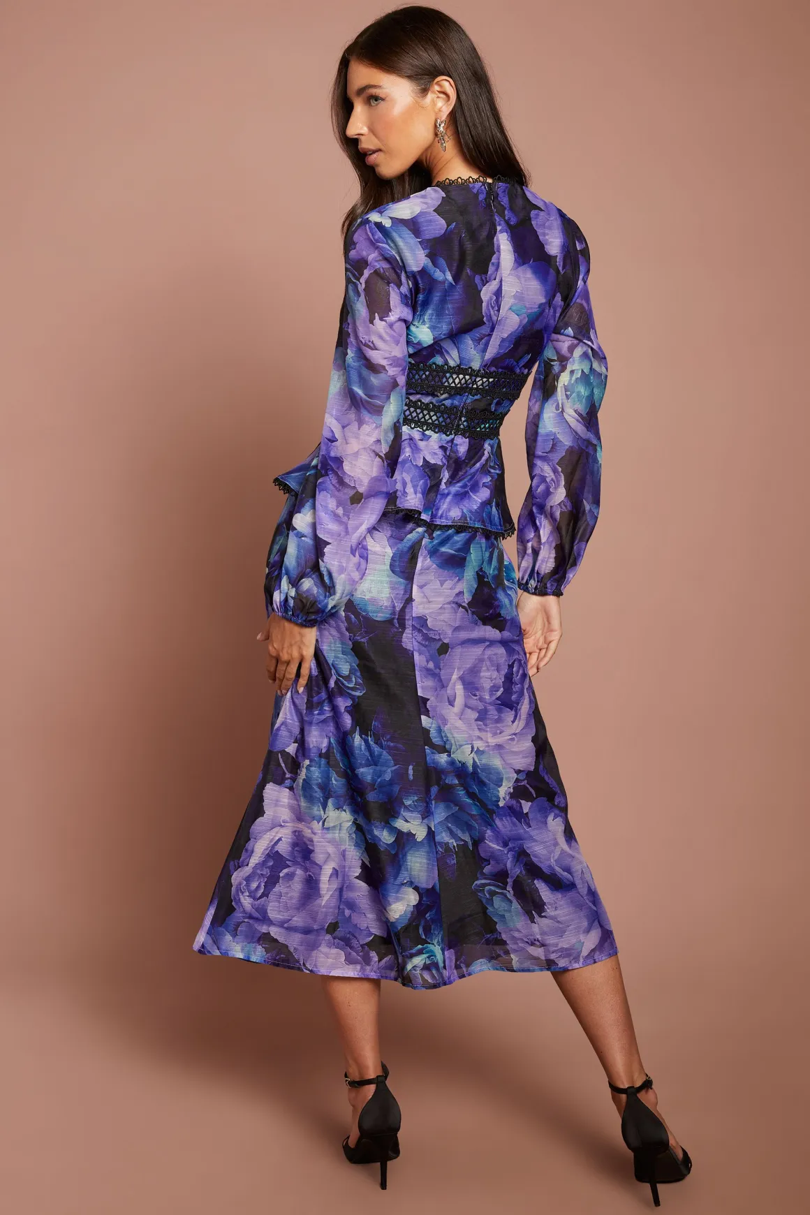 Robe Midi Imprimée À Manches Longues Col En V Et Basque