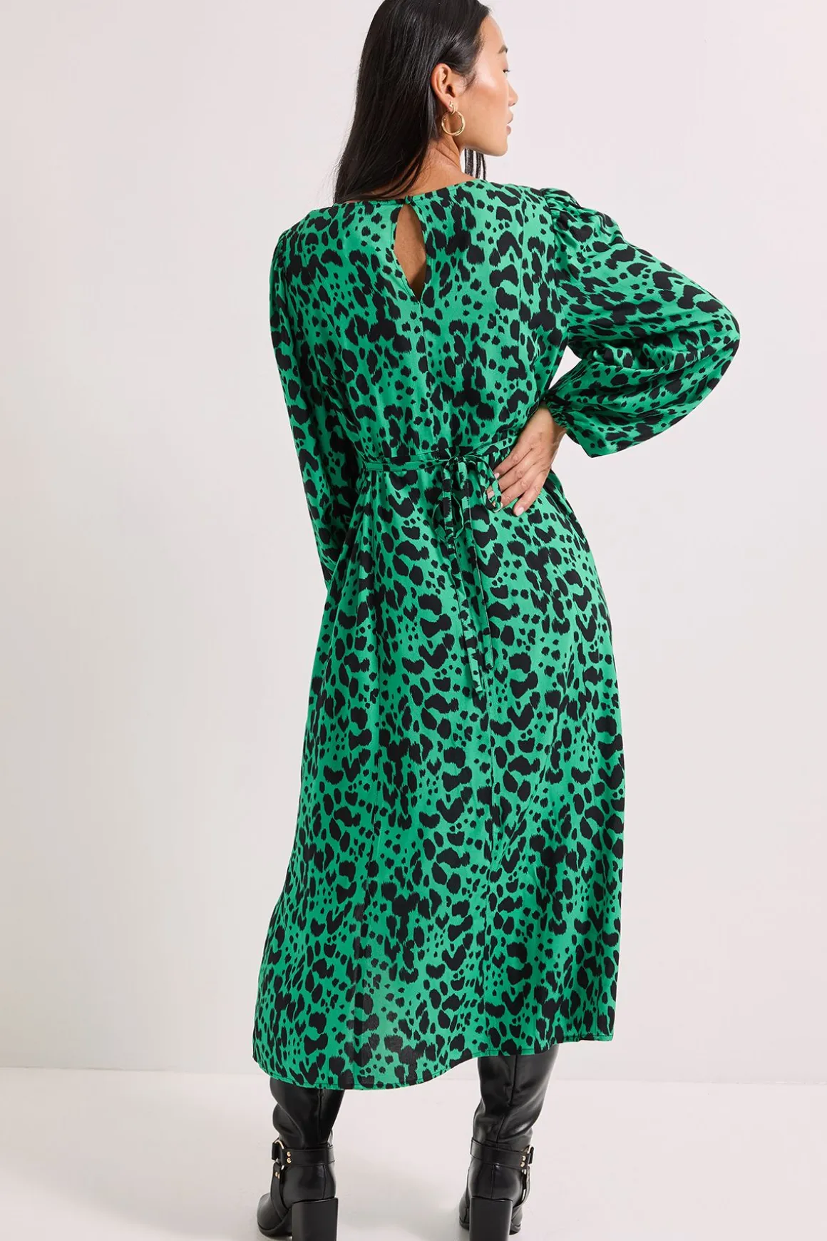 Robe Midi Imprimée Petite Taille Verte à Motif Animalier avec Détail de Fente Empire