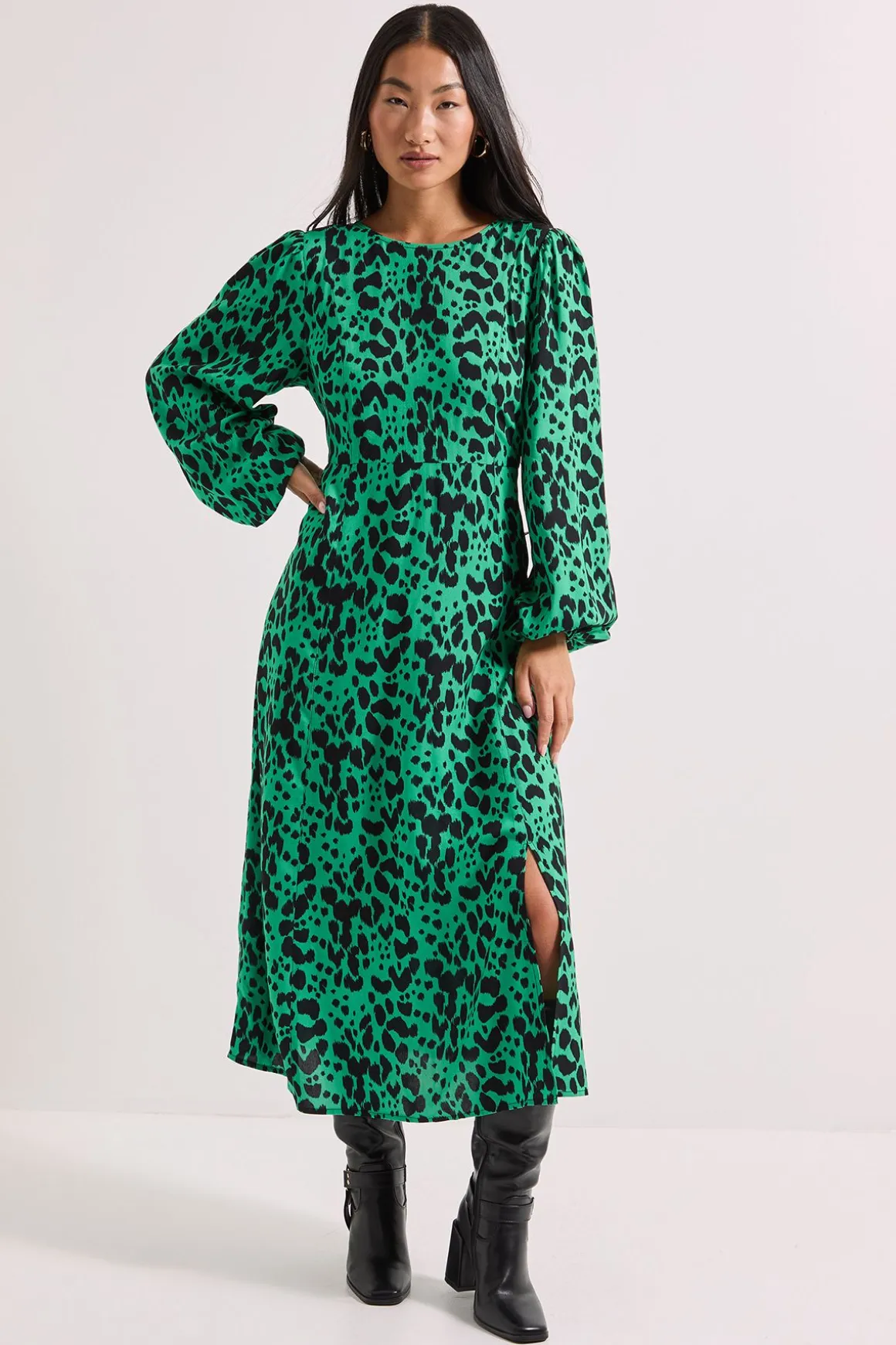 Robe Midi Imprimée Petite Taille Verte à Motif Animalier avec Détail de Fente Empire