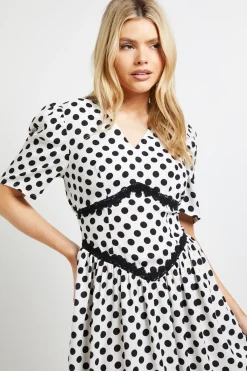 Dorothy Perkins Robe Midi Imprimée à Pois avec Détails en Dentelle, Taille Basse et Col en V<Femme Robes Mi-Longues|Satin Et Dentelle