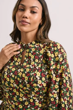 Robe Midi Imprimée à Taille Cintrée avec Détail Trou de Serrure et Manches Bouffantes
