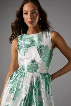 Robe Midi Jacquard Sans Manches Ajustée et Évasée