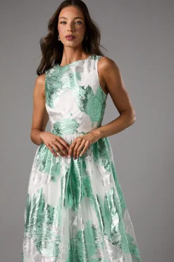 Robe Midi Jacquard Sans Manches Ajustée et Évasée