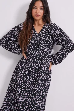 Robe Midi Jersey Petite à Pois Violets avec Couture Empire et Détails Volantés