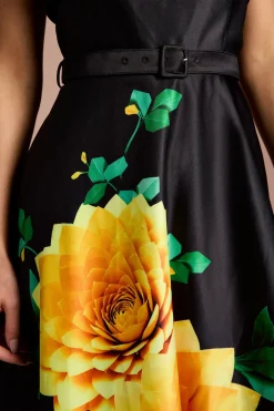 Robe Midi Lisa À Imprimé Floral Positionné Avec Ceinture Beige