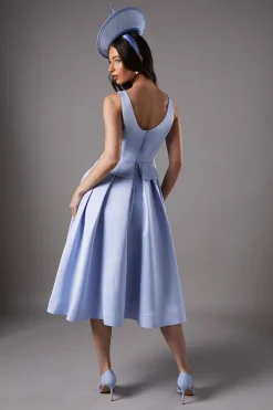 Robe Midi Lisa Tan en Satin Structuré à Basque Plissée
