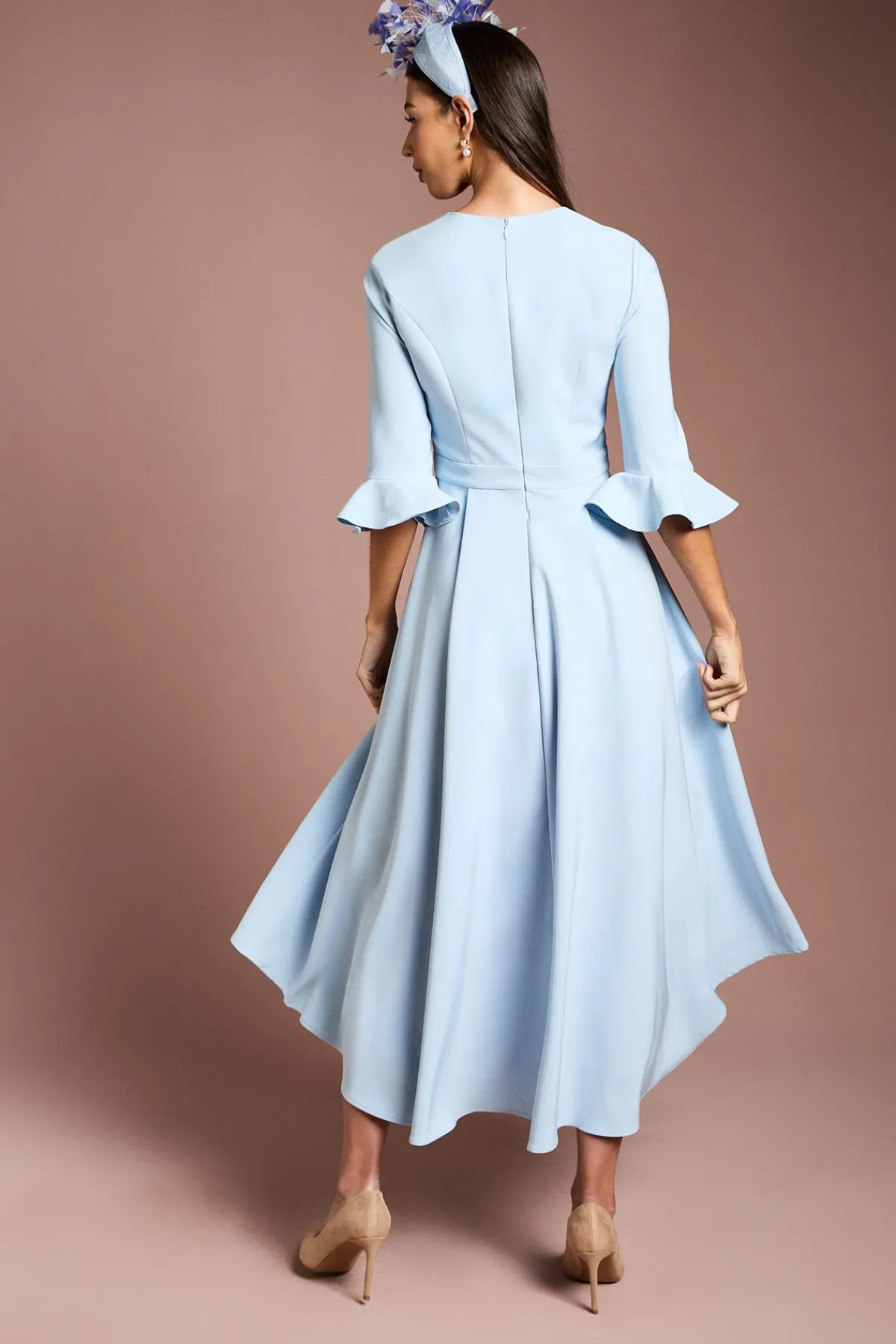Coast Robe Midi Lisa Tan Satinée Asymétrique avec Détail Nœud<Femme Robes Mi-Longues|Satin Et Dentelle