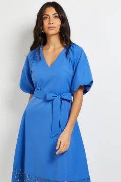 Robe Midi À Manches Bouffantes Avec Finitions En Dentelle