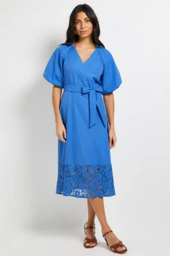 Robe Midi À Manches Bouffantes Avec Finitions En Dentelle