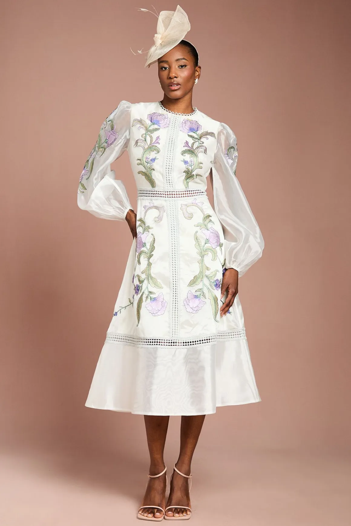 Robe Midi À Manches Bouffantes Brodée