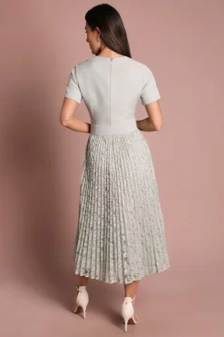 Robe Midi À Manches Courtes En Crêpe Avec Jupe Plissée En Dentelle