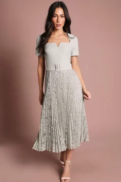 Robe Midi À Manches Courtes En Crêpe Avec Jupe Plissée En Dentelle