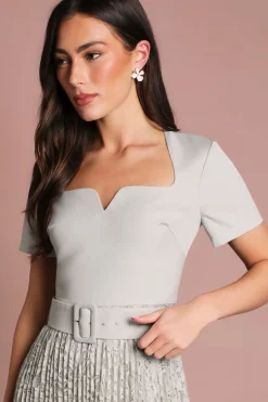 Robe Midi À Manches Courtes En Crêpe Avec Jupe Plissée En Dentelle