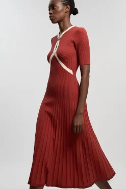 Robe Midi À Manches Courtes Jupe Ample Avec Détails En Maille Côtelée