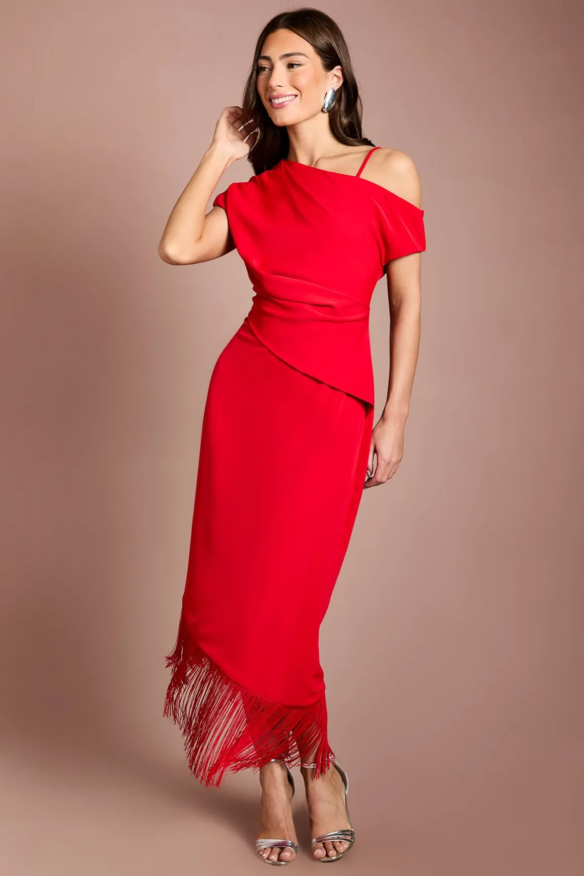 Robe Midi À Manches Drapées Avec Ourlet Asymétrique À Franges