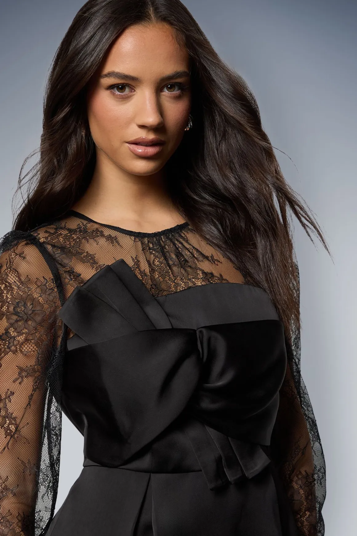Robe Midi à Manches en Dentelle et Nœud Frontal